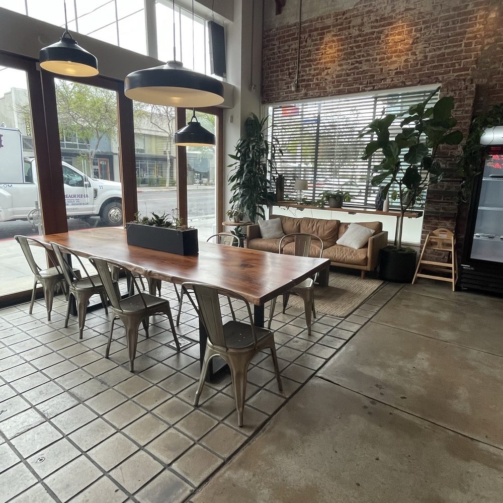 RightMealz Healthy Eatery - Inside - Cafes Near Me - Long Beach, California RightMealz Healthy Eatery - Inside - Cafes Near Me - Long Beach, California