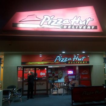 Pizza Hut - Storefront - Pizza Near Me - Currimundi, QLD
