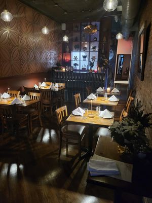 Tinto Tapas Restaurant & Wine Bar by null