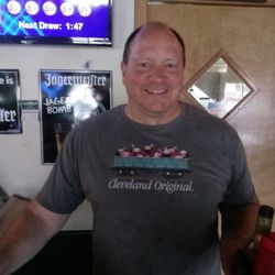 Frank and Ellie's Maple Inn - Bret, Maple Inn's proprietor, is friendly & hospitable, besides making THE best wings..
