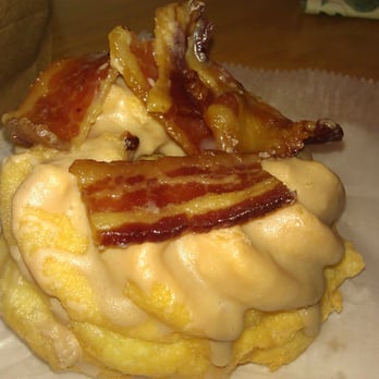Do-Rite Donuts & Chicken - Candied Maple Bacon Cruller is A-OK - Donuts Near Me - Chicago, Illinois