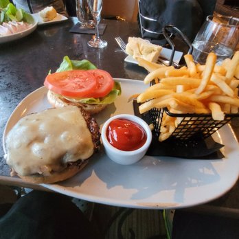 Lighthouse Bar & Grill - Wagyu burger & fries - New American Near Me - Bellingham, Washington