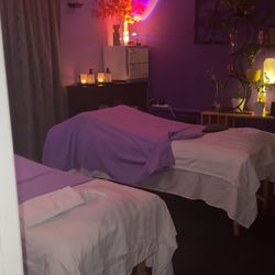 Dream Spa - This is a snapshot of the couples massage room.