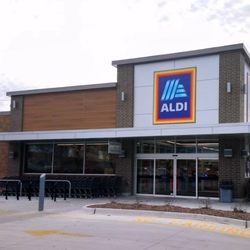 ALDI - Aldi at 4501 S. Pulaski - north/parking lot side of building