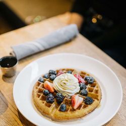 The Royal Sonesta Washington DC Dupont Circle - Certo! serves breakfast and brunch
