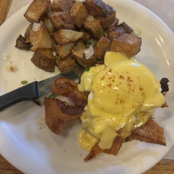 Cinnamon's Restaurant - Pancakes Near Me - Kailua, Hawaii Cinnamon's Restaurant - Pancakes Near Me - Kailua, Hawaii