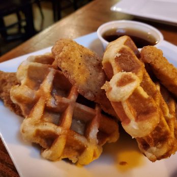 Broken Spoke - Chicken and waffles - American Near Me - Mackinac Island, Michigan