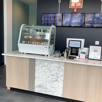 FamLe Sippin - a coffee shop counter - Bubble Tea Near Me - Kent, Washington