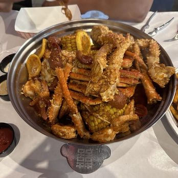 Cap't Loui - 1lb snow crab, 1lb king crab, 1lb shrimp head off (so much easier to peel) - Seafood Near Me - Cupertino, California Cap't Loui - 1lb snow crab, 1lb king crab, 1lb shrimp head off (so much easier to peel) - Seafood Near Me - Cupertino, California