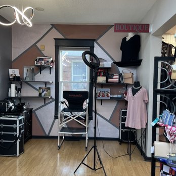 The Mane Attraction - Makeup Area - Hair Salons Near Me - Collinsville, Illinois The Mane Attraction - Makeup Area - Hair Salons Near Me - Collinsville, Illinois
