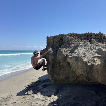 Blowing Rocks Preserve - Bouldering - Beaches Near Me - Hobe Sound, Florida
