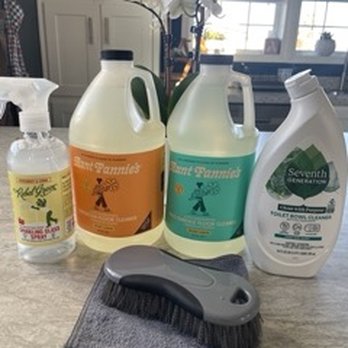 Riley's Clean & Green Services - A sample of the non-toxic, environmentally-friendly products that will be used in your home! - Home Cleaning Near Me Riley's Clean & Green Services - A sample of the non-toxic, environmentally-friendly products that will be used in your home! - Home Cleaning Near Me