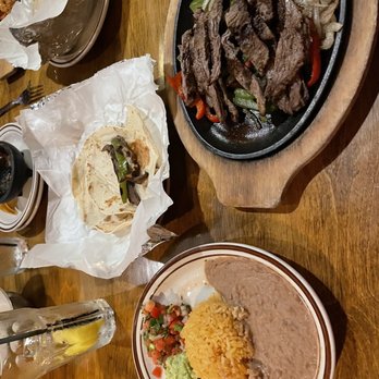 Mi Tierra Bluffton - Steak fajitas - Mexican Near Me - Bluffton, South Carolina Mi Tierra Bluffton - Steak fajitas - Mexican Near Me - Bluffton, South Carolina