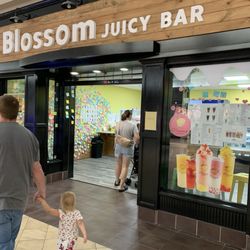 Blossom Juicy Bar - Boba!
