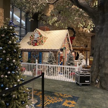 Great Wolf Lodge - Christmas time - Resorts Near Me - Grapevine, Texas