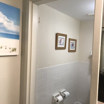 Island Inn Beach Resort - No bathroom door - Resorts Near Me - Treasure Island, Florida Island Inn Beach Resort - No bathroom door - Resorts Near Me - Treasure Island, Florida