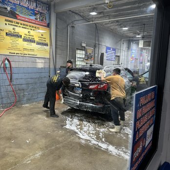 Lyons Hand Car Wash & Detail Center: Sparkle & Shine