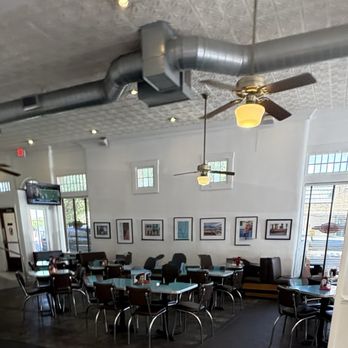 Hunky's Hamburgers - Inside the restaurant - Burgers Near Me - Dallas, Texas