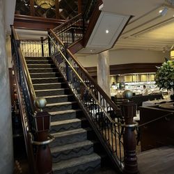 Grill 23 & Bar - Stairs