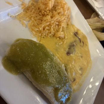 Mi Tenampa - Lunch Tamales with rice and puréed papas - Mexican Near Me - Indianapolis, Indiana Mi Tenampa - Lunch Tamales with rice and puréed papas - Mexican Near Me - Indianapolis, Indiana
