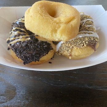 Simply Done Donuts - Smorelicious Old Dirty Bird Plain Jane - Food Trucks Near Me - Dunwoody, Georgia Simply Done Donuts - Smorelicious Old Dirty Bird Plain Jane - Food Trucks Near Me - Dunwoody, Georgia