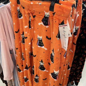 T.J. MAXX - Updated January 2026 - 1328 Photos & 252 Reviews - 1170