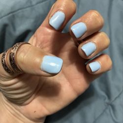 V V Nails
