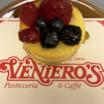 Veniero's - Bakeries Near Me - New York, New York
