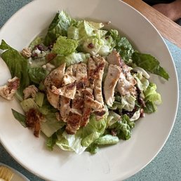 Caesar salad with grilled chicken