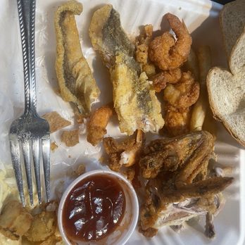 shark's fish and chicken - BOGO combo - the Fish was rancid. I hope they were unaware, and not getting rid of fish thru a BOGO. - Chicken Wings Near Me - District Heights, Maryland shark's fish and chicken - BOGO combo - the Fish was rancid. I hope they were unaware, and not getting rid of fish thru a BOGO. - Chicken Wings Near Me - District Heights, Maryland