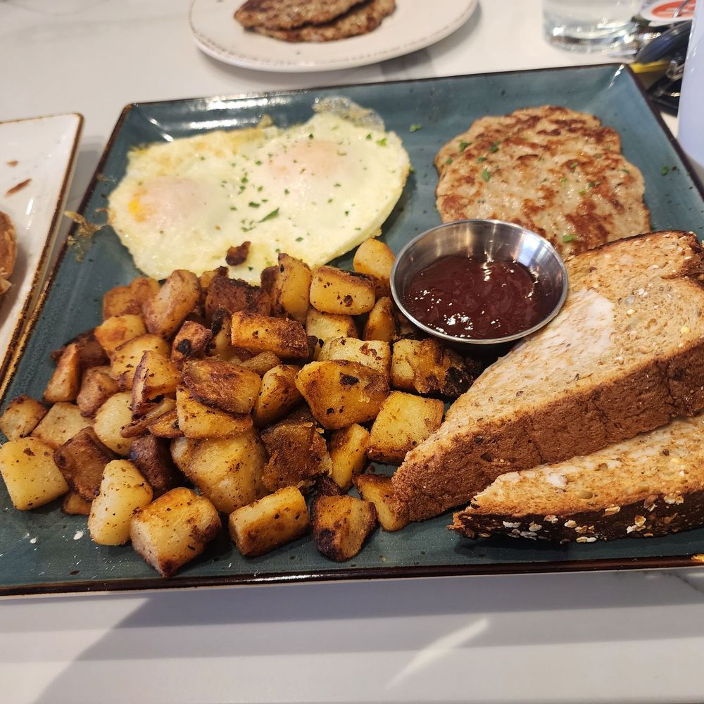 First Watch - Breakfast & Brunch Near Me - Des Plaines, Illinois First Watch - Breakfast & Brunch Near Me - Des Plaines, Illinois