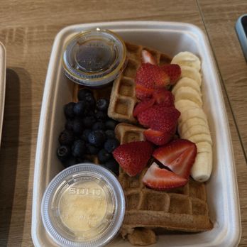 Cocobeet - Wellesley - Waffles w/ Fruits Scratch-Made (GF) - Juice Bars & Smoothies Near Me - Wellesley, Massachusetts