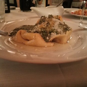 Al Gondoliere - Ravioli with pistachio sauce - Italian Near Me - Malcesine, VR