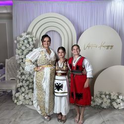 Safié Salon & Day Spa - My girls and me