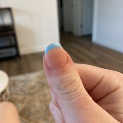 Le Nails - chipped polish after 4 hours
