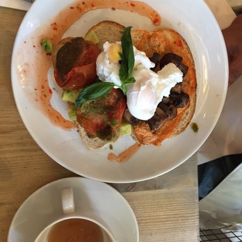 Bill's - Vegetarian with poached eggs - Modern European Near Me - London, XGL Bill's - Vegetarian with poached eggs - Modern European Near Me - London, XGL