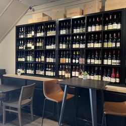 Crave Wine - Inside