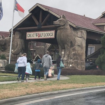 Great Wolf Lodge - Main entrance - Resorts Near Me - Concord, North Carolina