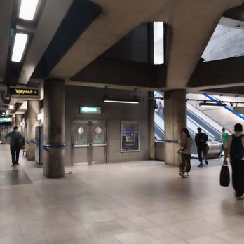 Bermondsey Underground Station - Concourse - Train Stations Near Me - Camberwell, XGL