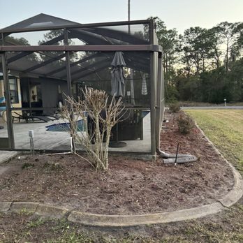 TLB Landscaping & Maintenance - Clean bed - Landscape Architects or Designers Near Me - Brooksville, Florida TLB Landscaping & Maintenance - Clean bed - Landscape Architects or Designers Near Me - Brooksville, Florida