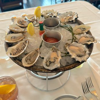 Harbor House - Half dozen east coast oysters & half dozen west coast oysters - Seafood Near Me - Milwaukee, Wisconsin