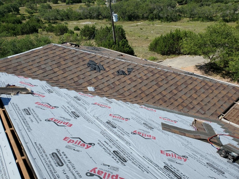 Slide of Saldana's Roofing