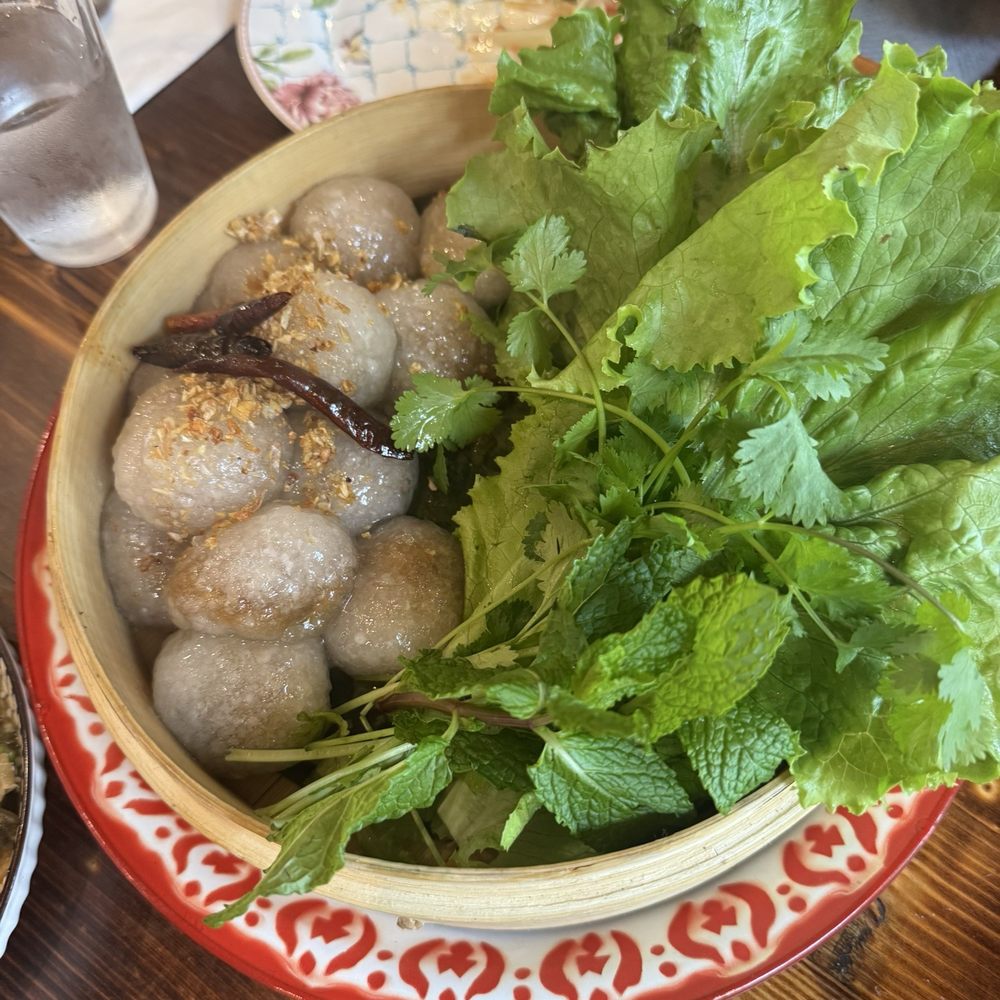 Lao Garden - Thu Lith's famous Saikoo - Laotian Near Me - Berkeley, California