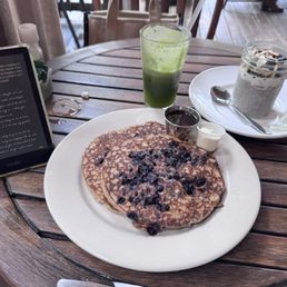 The grinch green juice, the blueberry and banana chia pudding, blueberry buttermilk pancakes.