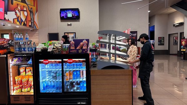 Cinemark Century North Hollywood and XD by null