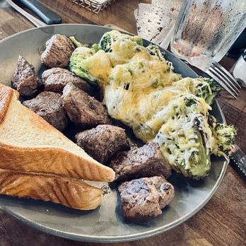 Ro's Grille - Beef Tips - Seafood Near Me - Athens, Alabama Ro's Grille - Beef Tips - Seafood Near Me - Athens, Alabama