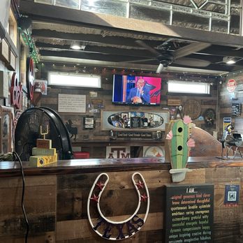 Triple J's Smokehouse - Inside - Barbeque Near Me - Houston, Texas