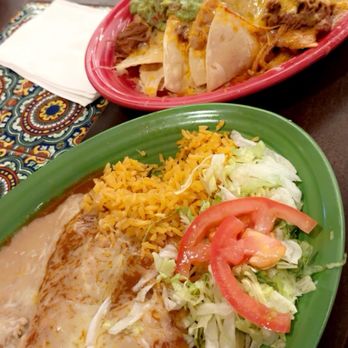 3 Margaritas Downtown Cocina Mexicana - Enmoladas Nachos - Cocktail Bars Near Me - Denver, Colorado
