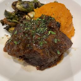 Salty Braised Short Ribs