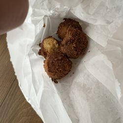 Cajun Papa's - $5 Hush puppies that tasted like oil.